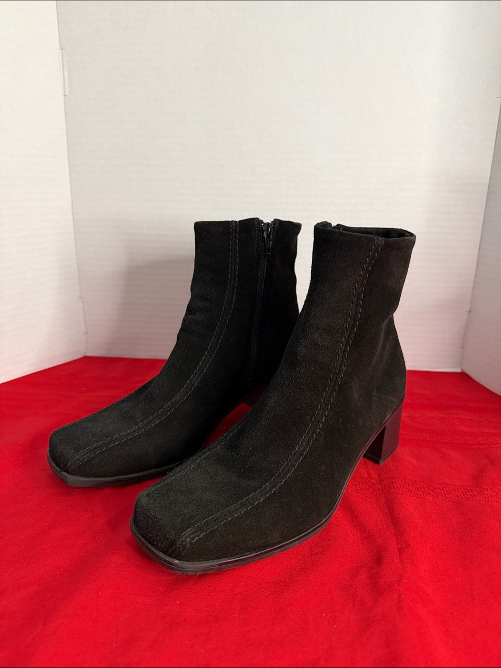 LA CANADIENNE Boots- Waterproof Square Toe Black Suede Ankle Boots 9.5